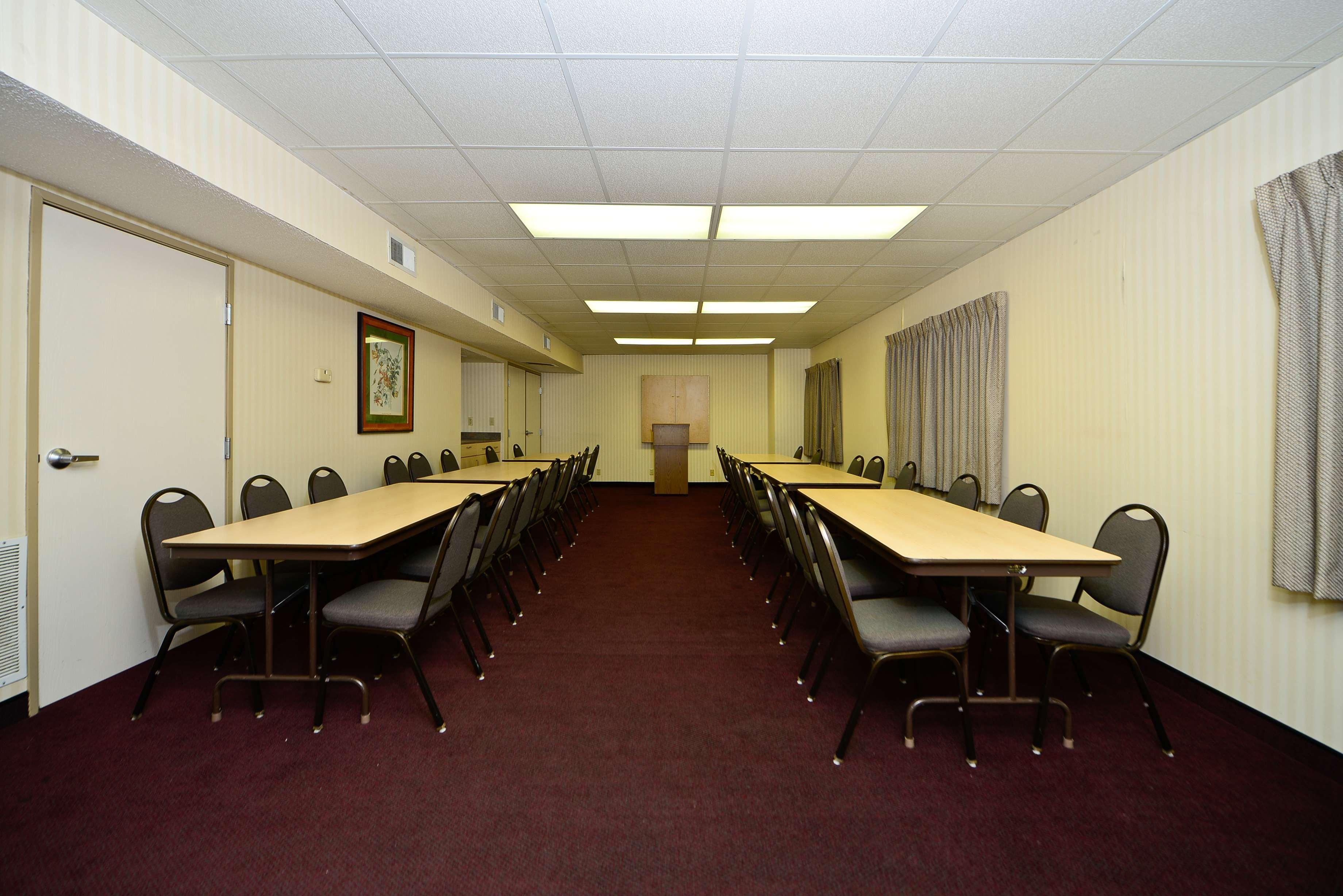 Radisson Oscar Freire Otel Sao Paulo Dış mekan fotoğraf Meeting room at a typical extended stay hotel