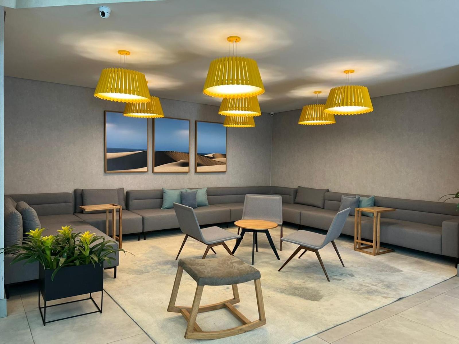 Radisson Oscar Freire Otel Sao Paulo Dış mekan fotoğraf The lounge at Faro Airport