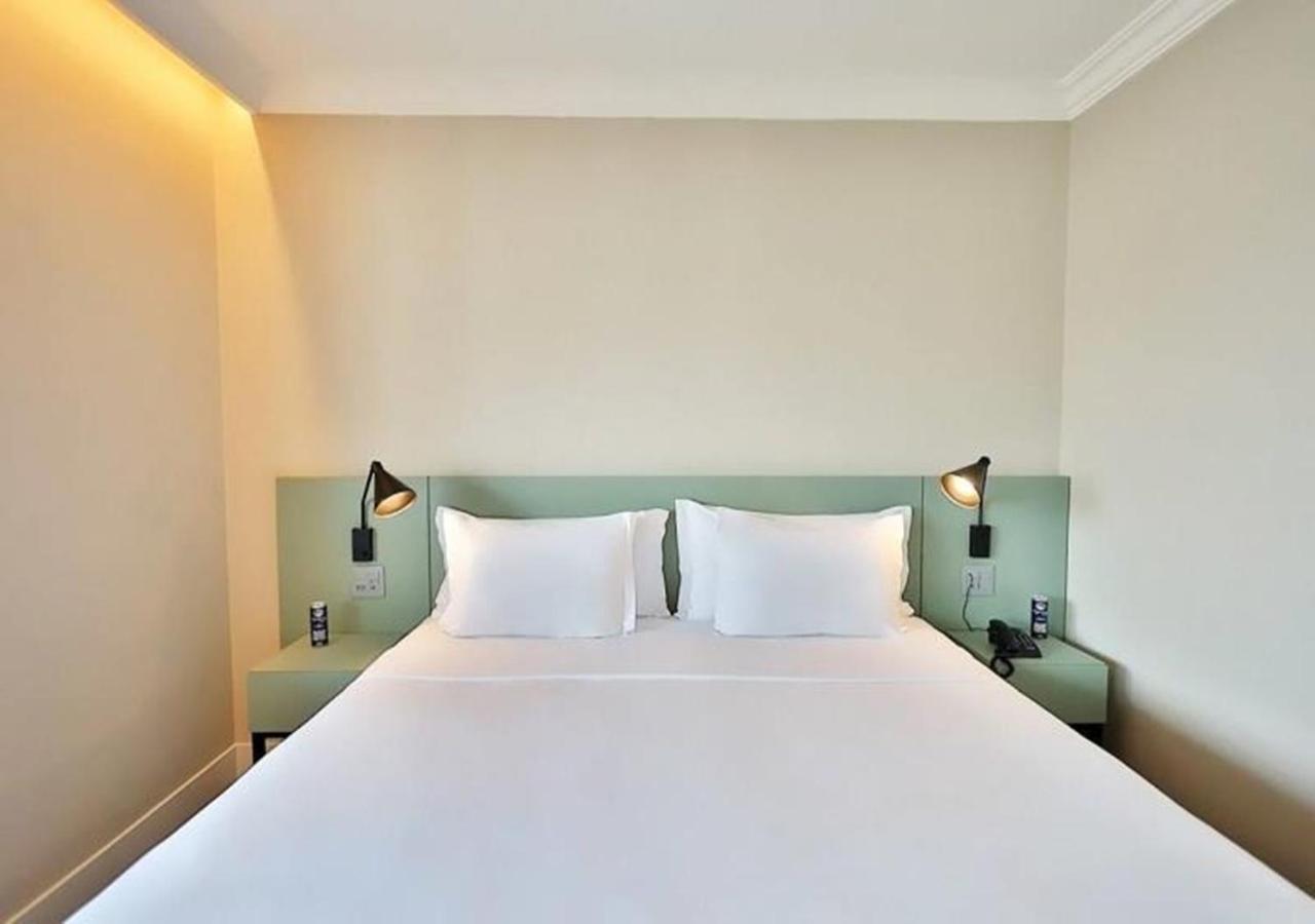 Radisson Oscar Freire Otel Sao Paulo Dış mekan fotoğraf A bedroom at the hotel